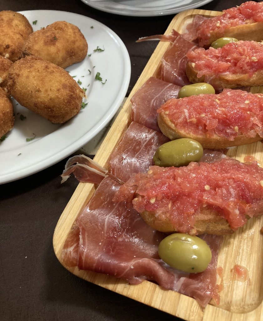 Txoko Alavés: más de 20 años de tapas y cañas en pleno centro de Santiago