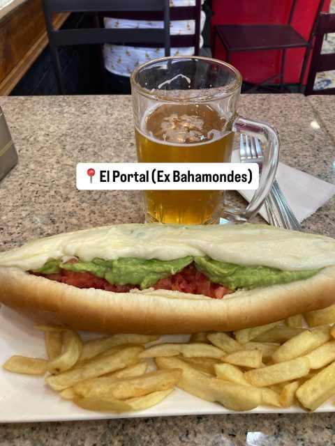 🌭 Pequeña selección de completos random para compartir. No es un ranking de los mejores, pero todos tienen lo suyo. Se viene un listado bien pulido.

#santiago #chile #completos #parati